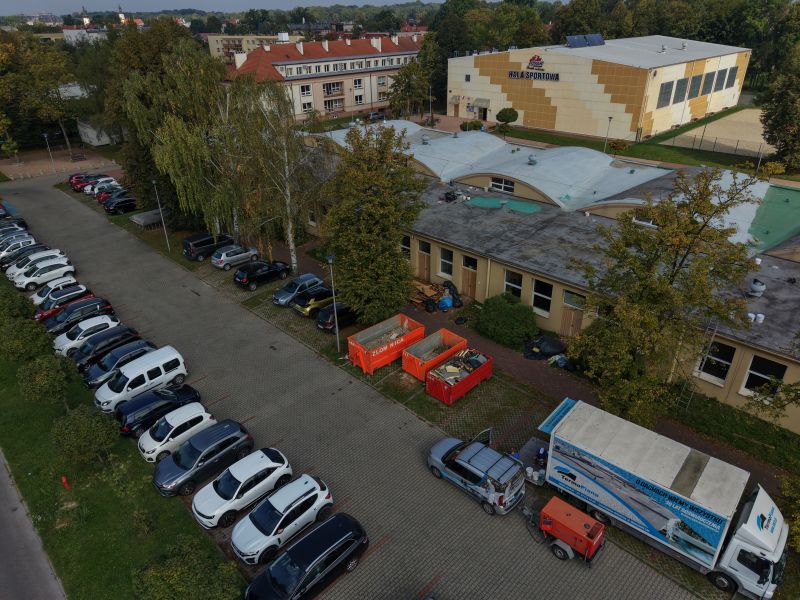 Wywóz gruzu z inwestycji oświatowej w Pszczynie